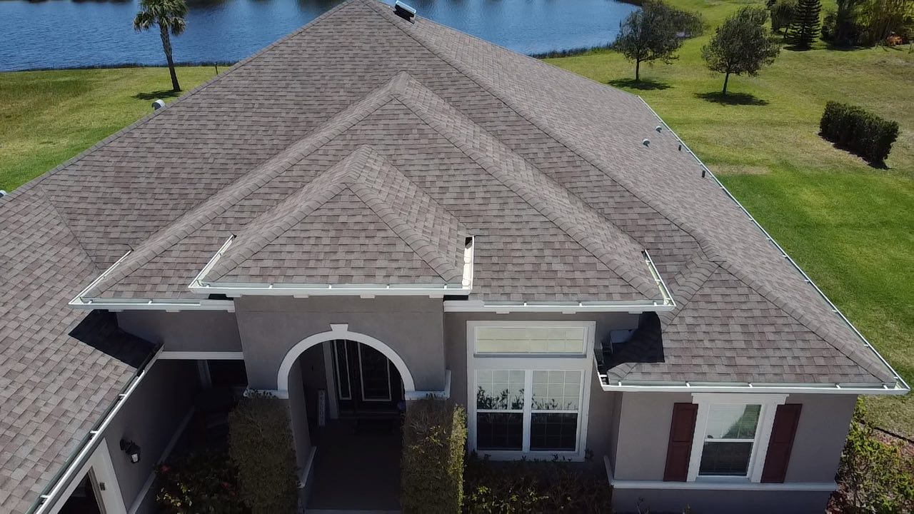 Residential shingles roof replacement